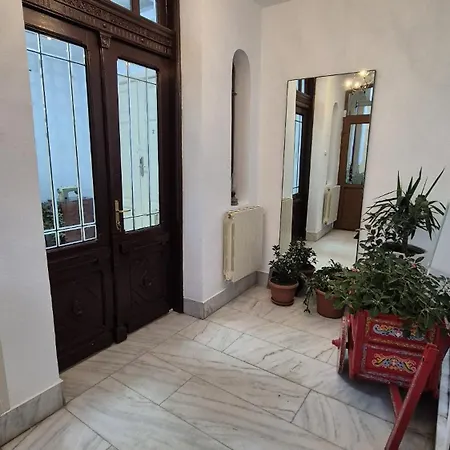 Boutique Old 1 *